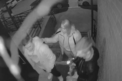 Рязанец разыскивает четверых злоумышленников, что украли его камеру