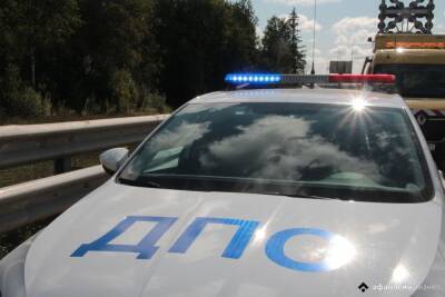 Две женщины обратились за помощью врачей после ДТП на дороге в Тверской области