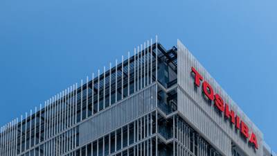 Toshiba планирует разделиться на три компании