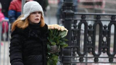 Артистка Клара Новикова заявила, что смерть 75-летнего Коклюшкина не связана с возрастом
