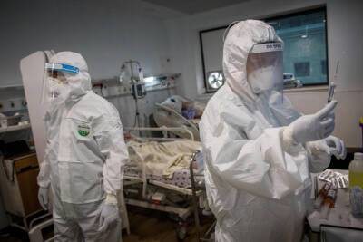 Медики рассказали об опасности повторного заболевания коронавирусом и мира