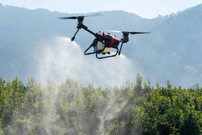 Новый китайский бикоптер распыляет пестициды, разносит семена и запоминает поле