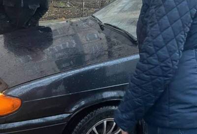Автоледи из Петербурга перестаралась и припарковалась в соседа