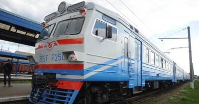 Будут снимать с поездов: в "УЗ" анонсировали проверку COVID-паспортов в киевских электричках