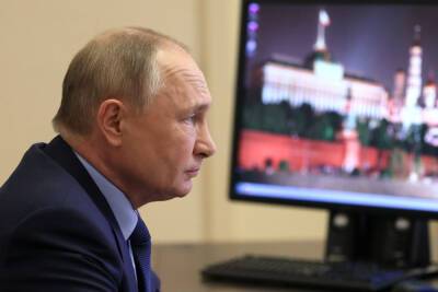 Путин поручил открыть разработчикам ИИ базы обезличенных данных россиян