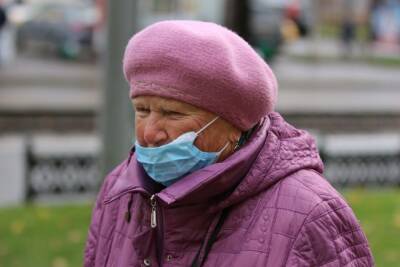 В Санкт-Петербурге пообещали не отлавливать пенсионеров для вакцинации