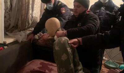 В Оренбургской области мужчина зарезал 20-летнюю жену и задушил 3-х летнего ребенка