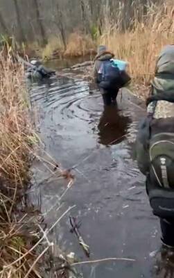 Мигранты пытаются пересечь границу с Литвой по воде
