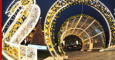 Москву к новогодним каникулам украсят тысячи световых конструкций