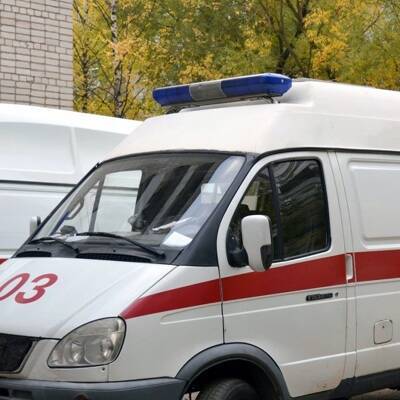 Две девушки, перебегавшие около полуночи Тверскую улицу в Москве, попали под автомобиль