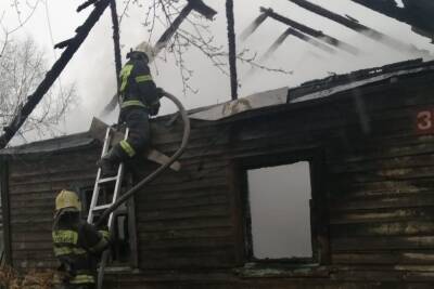 В Тульской области сгорели два жилых дома