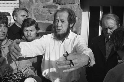 «120 невидимок Солженицына»: какие тайные помощники были у советского писателя - Русская семерка
