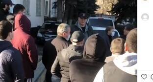 Казбек Коков - Жители Нальчика провели сход после резонансной аудиозаписи с оскорблениями - kavkaz-uzel.eu - Нальчик - респ. Кабардино-Балкария