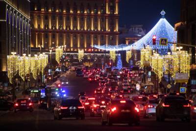 Москву перед Новым годом украсят 4 тысячами световых конструкций