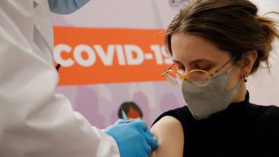 В Петербурге почти 2 млн человек прошли полный курс вакцинации от коронавируса