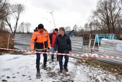 Мэр Александр Басенко проверил строительство ливневой канализации на ГПЗ