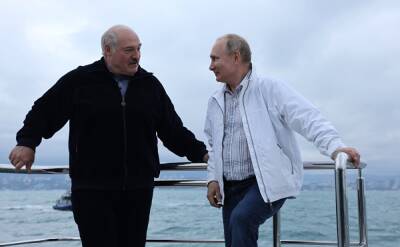 Лукашенко заявил, что с Путиным у него «братские отношения»