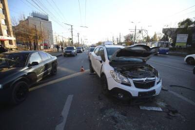 В Волгограде в массовом ДТП с троллейбусом пострадали люди