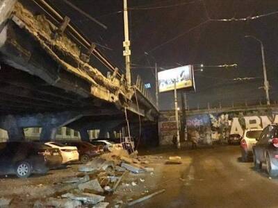 Кличко заявил, что ежедневно молится за мост в Киеве, который сыпется на глаза