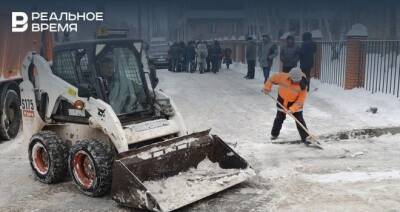 Минниханов поручил усилить контроль за уборкой дорог от снега