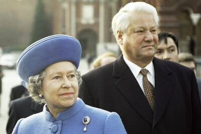«Поцелуй Ельцина»: чем президент России шокировал королеву Англии - Русская семерка
