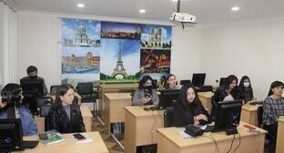 Жители Степанакерта поддержали открытие курсов азербайджанского языка