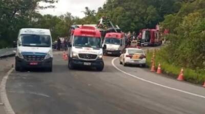 В Бразилии в ДТП попал автобус с туристами: есть погибшие и пострадавшие. ФОТО