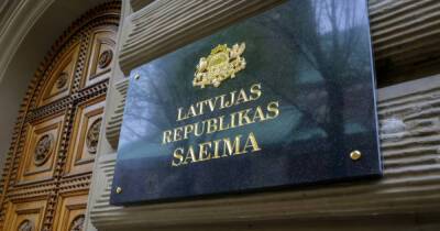 В Латвии депутатам без COVID-сертификатов не будут платить зарплату