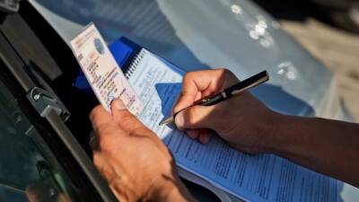 В водительских правах украинцев появится новая отметка