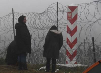 Экс-глава МВД Украины заявил об угрозе прорыва мигрантов с...