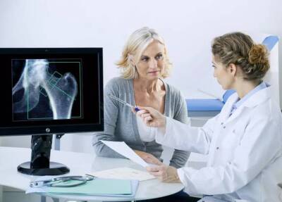 Врачи назвали три ранних симптома остеопороза - vm.ru