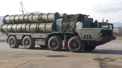 Россия начала поставки в Индию зенитных ракетных систем С-400