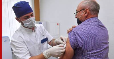 В Госдуме предлагают платить пенсионерам 10 тысяч рублей за вакцинацию от COVID-19