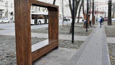 Скамейки в форме рамок установили в центре Воронежа