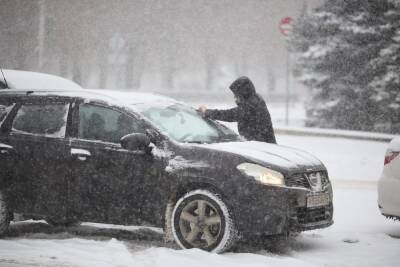 Автоэксперт дал рекомендации по прогреву машины в сильный мороз