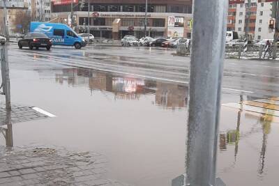 В Рязани затопило переход на перекрёстке у гипермаркета «Глобус»