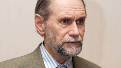 В Москве началась церемония прощания с писателем-сатириком Коклюшкиным