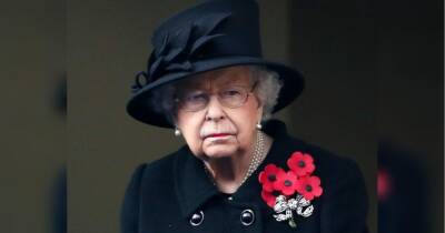 Королева Єлизавета пошкодила спину та в останню мить скасувала участь у недільній службі на честь Дня поминання