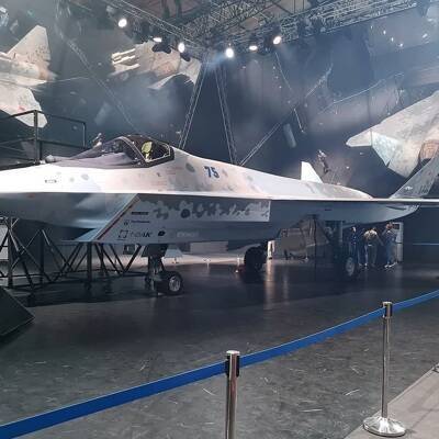 «Ростех» представил прототип российского истребителя Checkmate на выставке в Дубае