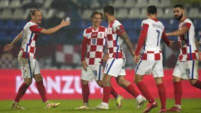 Комбаров назвал Хорватию фаворитом в отборочном матче ЧМ-2022 с Россией
