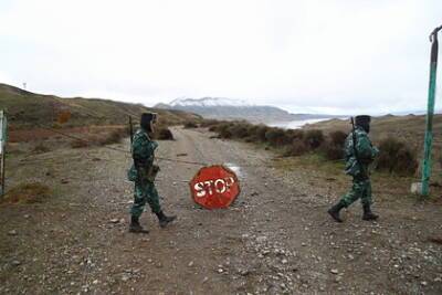 Минобороны Армении заявило об интенсивной перестрелке на границе с Азербайджаном - lenta.ru - Армения - Азербайджан - Шуша