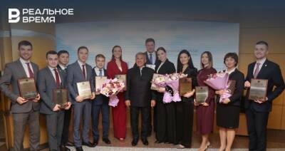 Минниханов наградил победителей конкурса среди госслужащих Татарстана