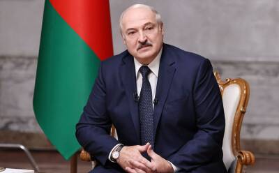 Лукашенко назвал отказ от импортных продуктов путем к долголетию