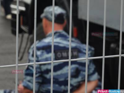 Спецназ и следователи провели обыски у сотрудников полицейского наркоконтроля из Ростова