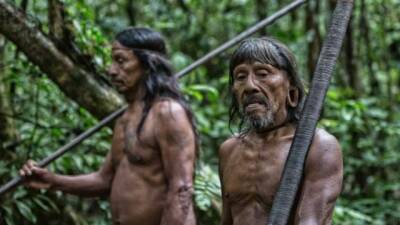 Курьез: дикое племя из Амазонки требует у туристов сертификат о COVID-вакцинации
