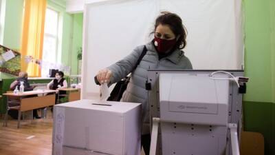 Коалиция ГЕРБ-СДС лидирует на парламентских выборах в Болгарии