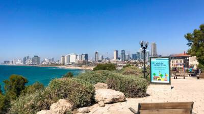Израиль открыл границы для туристов, привившихся «Спутником V»