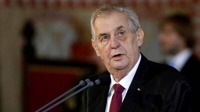 Президент Чехии начнет принимать посетителей в госпитале с понедельника