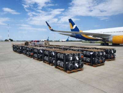На развитие украинской «демократии» США отправили десятки тонн боеприпасов