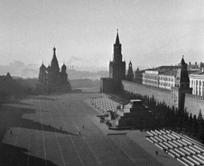 «Взорвать Кремль и мавзолей»: что собирался сделать Гитлер в случае захвата Москвы - Русская семерка